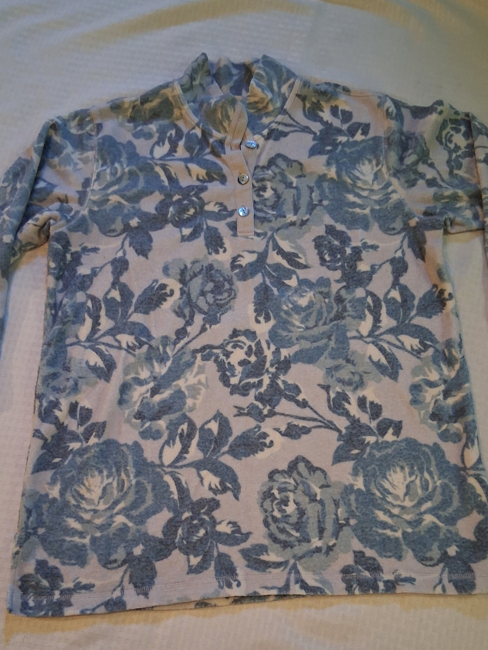 Soft Surroundings Cream Long-Sleeve Henley with Gray Floral Print Size M